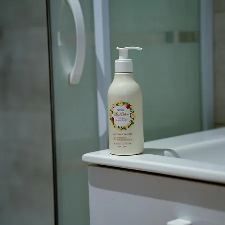 T3 Centre 70 M2 Avec Terrasse アパート La Baule