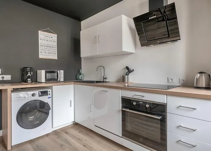 Apartment T3 Centre 70 M2 Avec Terrasse